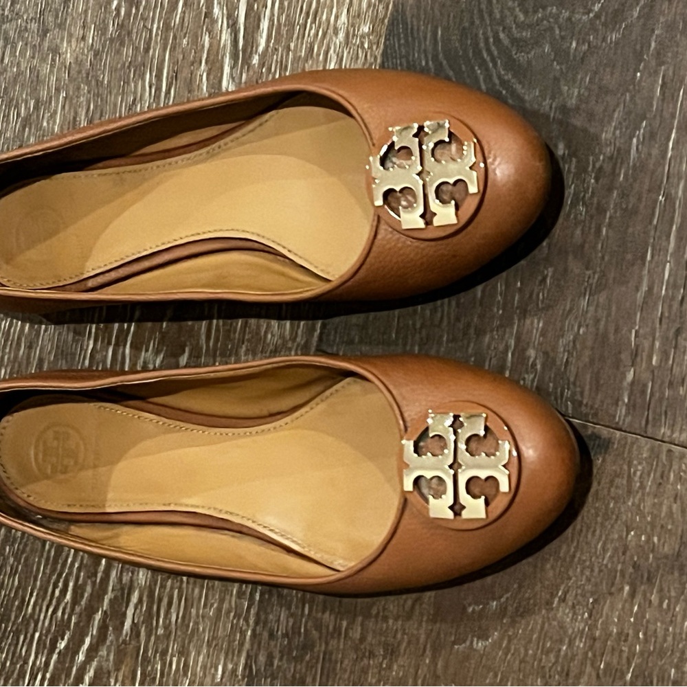 Tory Burch Womens Reva Tumbled Leather Flat size 8.5 M Royal Tan Ballet Shoes
